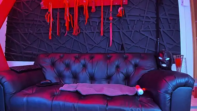 Ivannaakozlov  online show from April 18, 7:51 pm