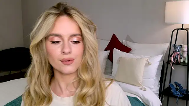 RozzitaBedberry online show from November 22, 9:50 pm