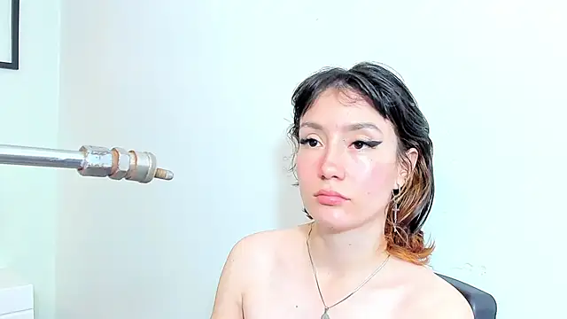 lizzy davis 1 online show from April 6, 4:34 am