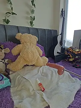 valery mora online show from October 22, 4:45 pm