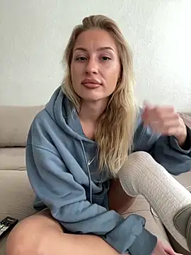 belle98 online show from October 27, 1:39 pm