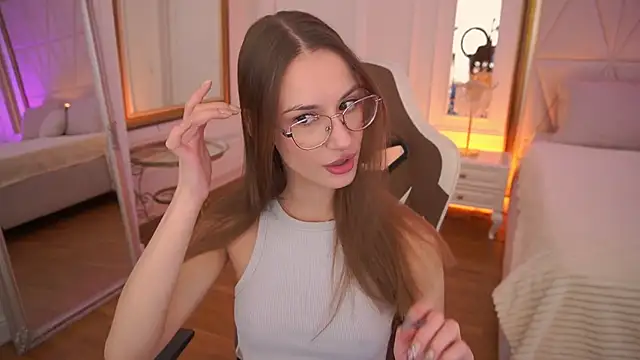 CozyMell online show from March 21, 8:19 am