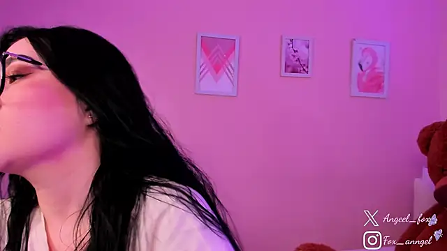 angeel fox online show from March 26, 3:08 am