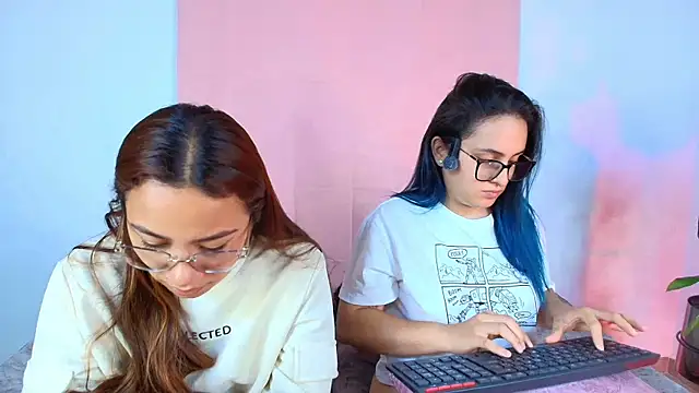 Jules n Gia online show from September 29, 9:53 pm