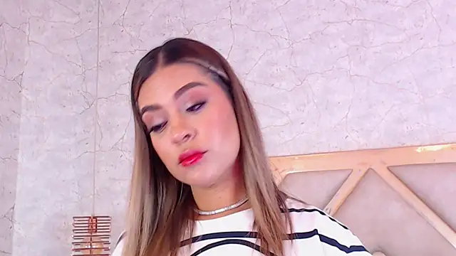 JoannaStanford online show from February 14, 6:32 pm