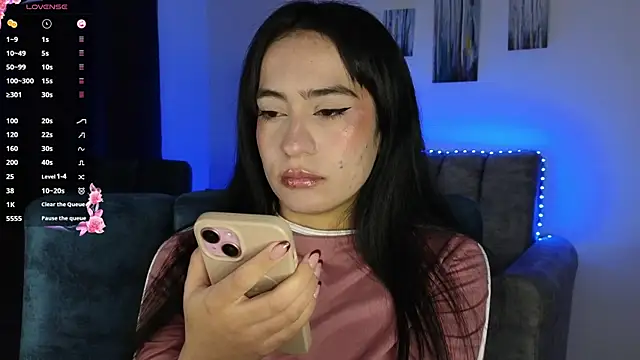 Snapshot of ZaraDames_ chatting on October 16, 3:09 am ZaraDames online show from October 16, 3:09 am