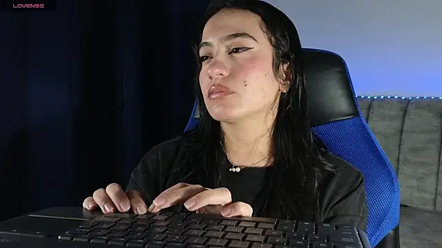 ZaraDames  online show from April 19, 5:07 am