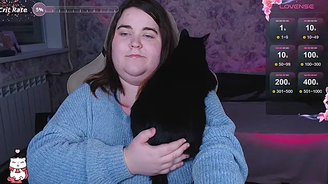 Estelle Hicks online show from October 30, 8:10 pm