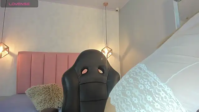 SUNNYCYRUS online show from November 7, 12:44 pm