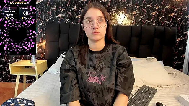 Snapshot of Elecktra_sweet chatting on October 20, 7:17 pm Elecktra sweet online show from October 20, 7:17 pm
