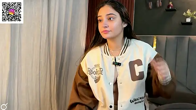 demieliss online show from December 3, 7:16 pm