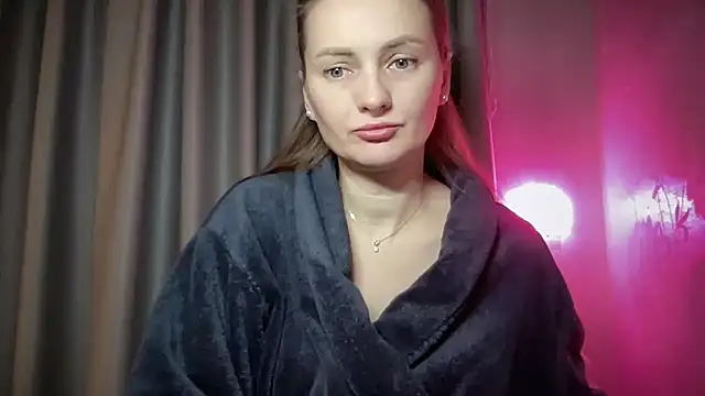 Snapshot of Viola_sweet chatting on October 23, 1:00 am Viola sweet online show from October 23, 1:00 am