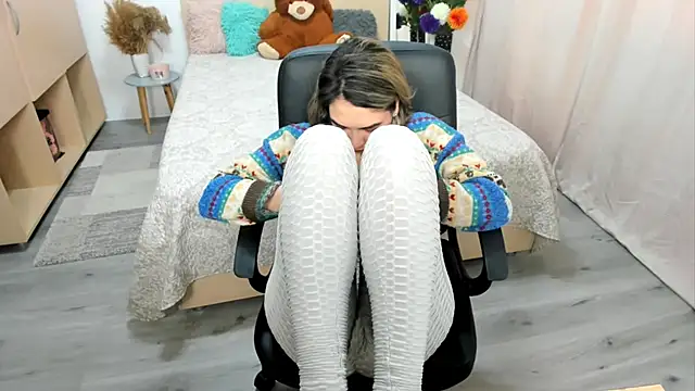 Alexa Dolly12 online show from April 18, 8:17 am