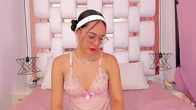 EmmyCruzZ online show from October 27, 7:41 pm