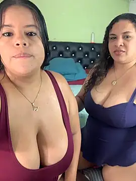 twocurvylatins online show from December 5, 10:16 am