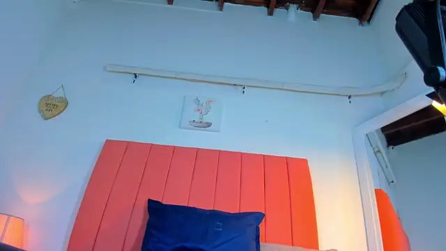 valen rose0 online show from September 17, 12:36 pm