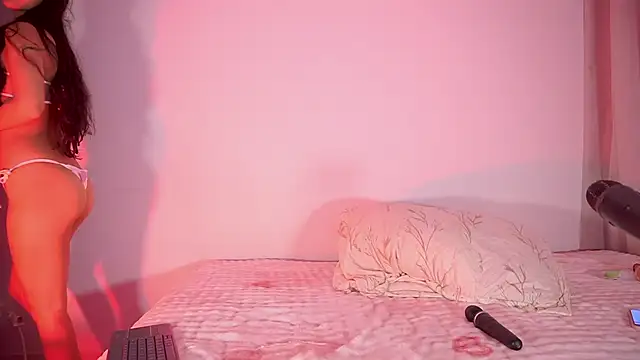 petitevictoria online show from December 21, 7:01 am