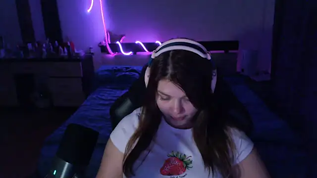 helengilmor online show from November 11, 5:21 pm