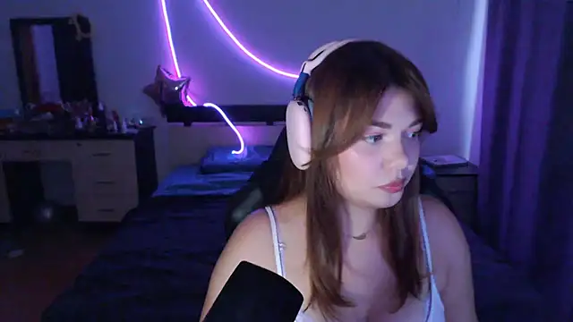 helengilmor online show from October 2, 6:07 am