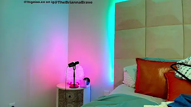 BriannaBrave online show from February 12, 7:37 pm