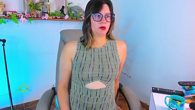 Chanelll Taylorr  online show from February 12, 1:13 pm