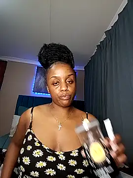 Queen-Chocolate online show from December 20, 11:42 pm