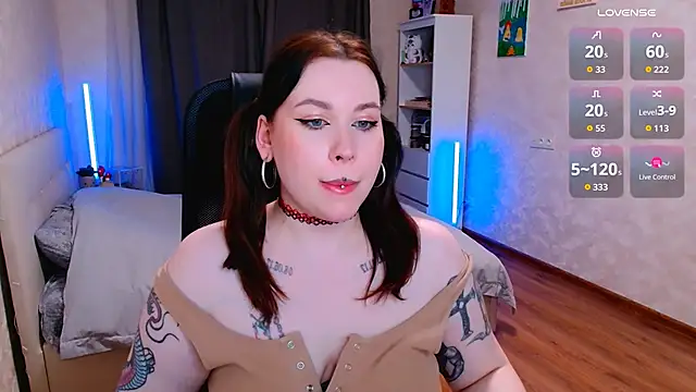 Snow-White  online show from March 19, 5:39 pm