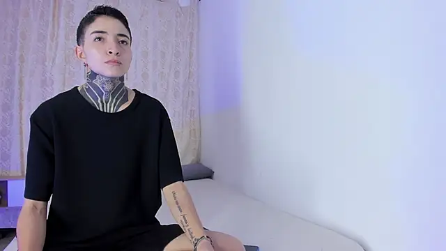 Tinny and Candy online show from November 17, 11:55 am