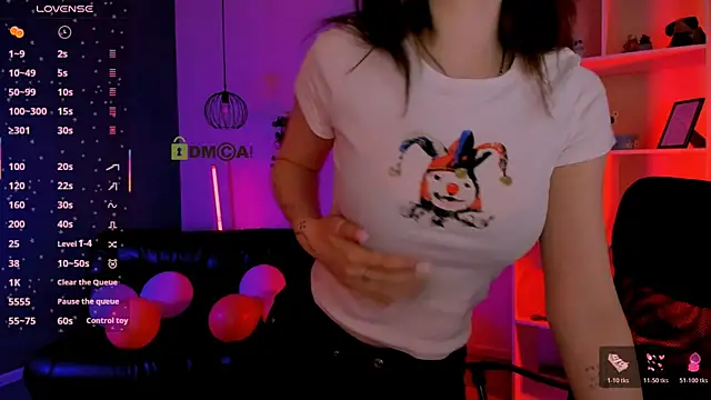 liana kisses online show from April 10, 7:09 pm