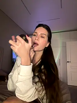 WildOrchid online show from November 16, 9:48 pm