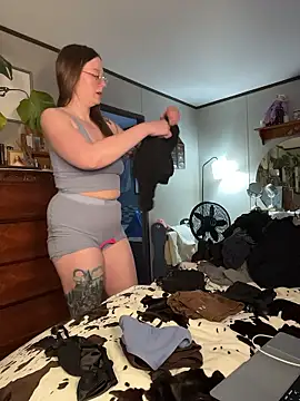 Sweetdee222x online show from January 16, 11:34 pm