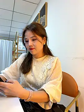 Efangfang online show from January 16, 12:45 pm