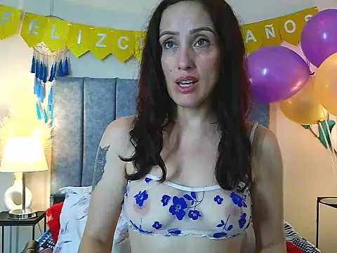 IberianMoonMK online show from February 4, 5:49 pm