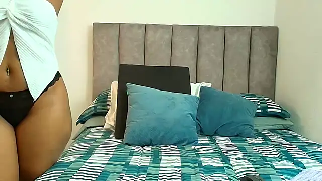 karina lewis  online show from February 28, 4:45 am