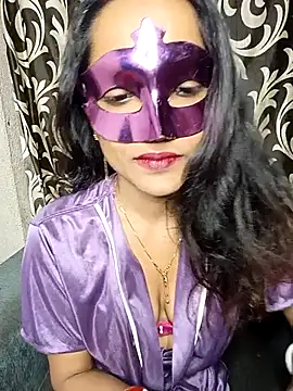 REVA DARLING online show from April 5, 2:05 pm