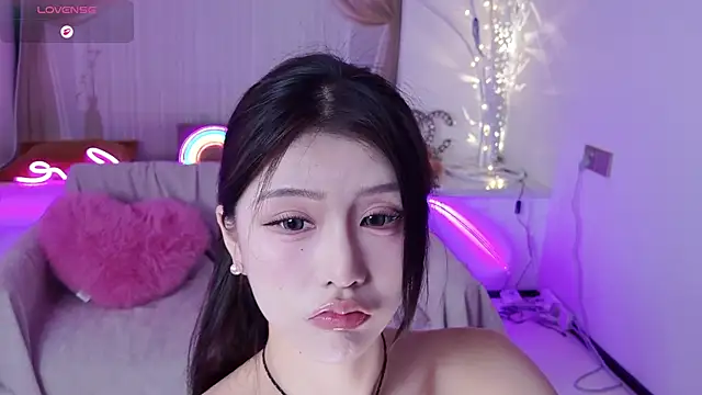 Momoever123456 online show from April 7, 2:19 pm