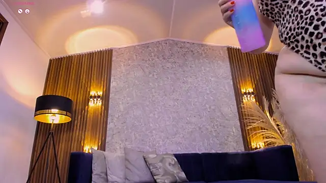 lenah smith online show from September 18, 12:58 pm