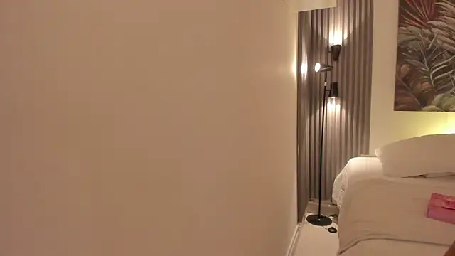 emma alice  online show from November 19, 12:38 pm