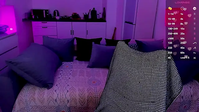 tenderdreams online show from November 14, 10:54 pm