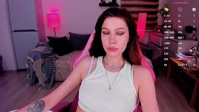 tenderdreams online show from February 14, 11:07 pm