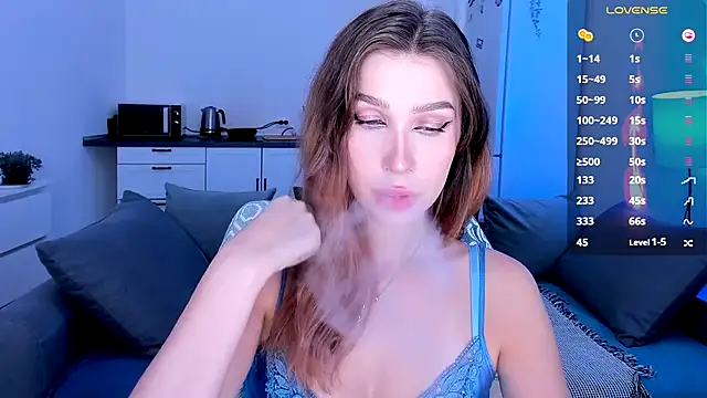 tenderdreams online show from September 18, 9:35 pm