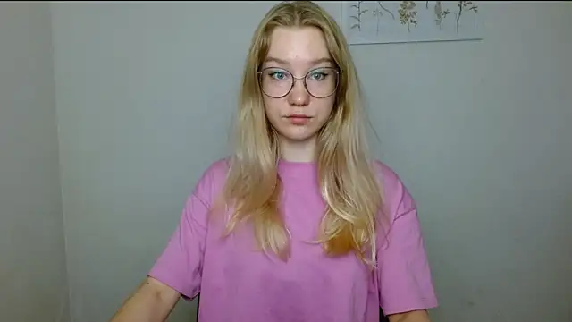 Snapshot of cindi_hot chatting on September 19, 10:25 am cindi hot online show from September 19, 10:25 am