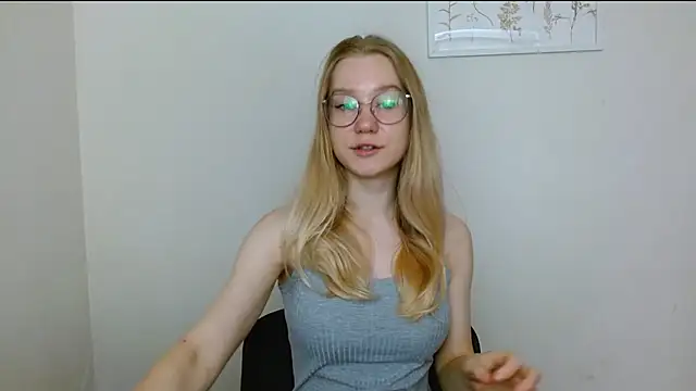 Snapshot of cindi_hot chatting on September 23, 8:23 am cindi hot online show from September 23, 8:23 am