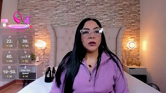 Gina Myers online show from October 14, 12:30 pm