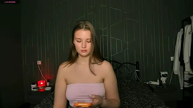 DeniRicchii online show from December 18, 5:56 am