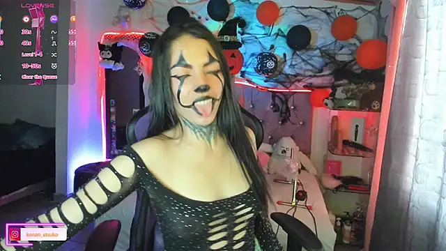 Snapshot of Alice_ch1 chatting on October 9, 7:51 pm Alice ch1 online show from October 9, 7:51 pm