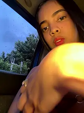 NAUGHTY LITTLE 18 online show from January 12, 9:09 pm