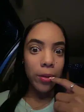 NAUGHTY LITTLE 18 online show from September 19, 3:05 am