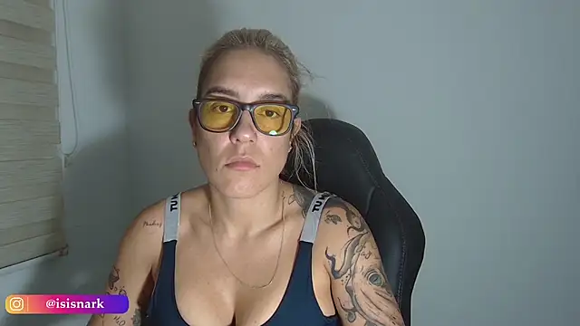 ValkyriaRose online show from March 31, 1:49 am