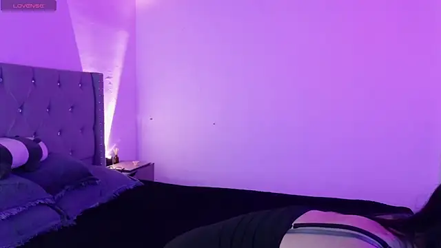 cristal hilton 10 online show from January 10, 7:02 am